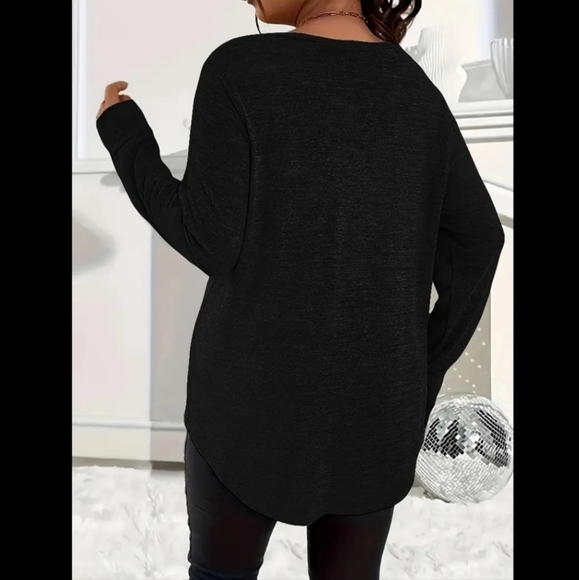 Long Sleeve Vneck Blouse with Button Detail EUC Sz 2X - Picture 2 of 3